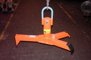 PIPE LIFTING CLAMPS